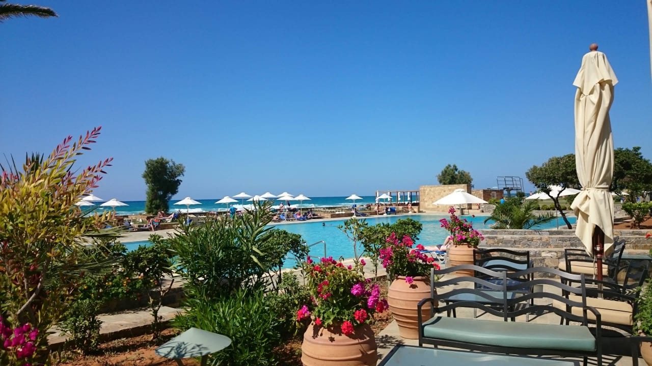 Blick von den Pool Kernos Beach Hotel & Bungalows