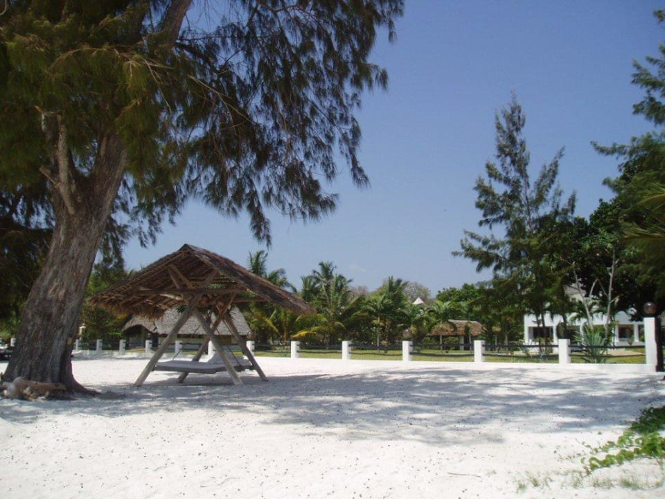 Die Strandschaukel Hotel Karibuni Rafiki Beach Resort