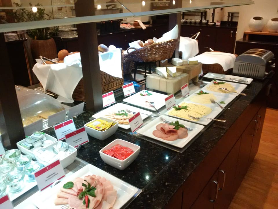 Frühstück SOALTEE HOTEL by Trip Inn Frankfurt Messe