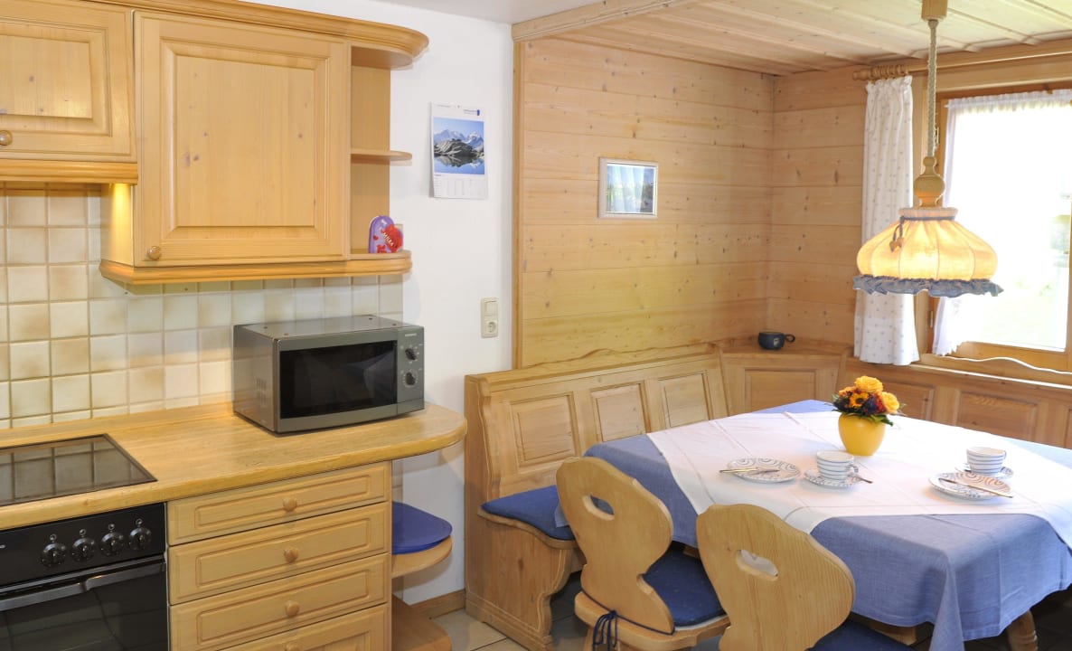 Küche - Vierraum-Wohnung 8 Ferienwohnung Gschwenderhaus