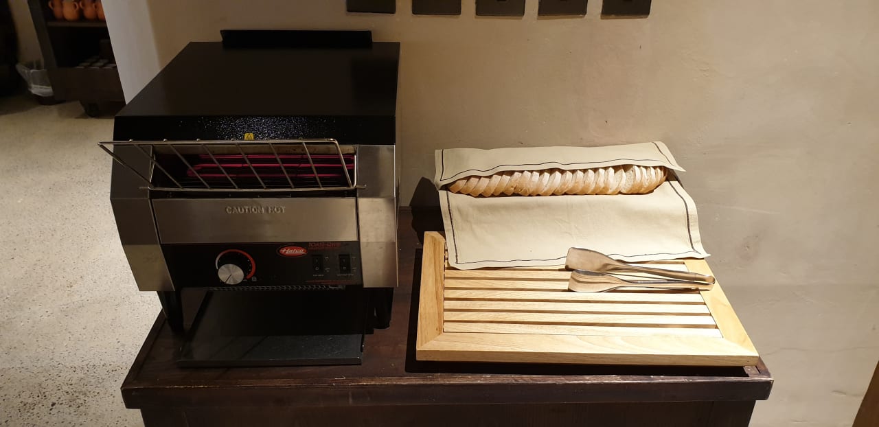 Zimmer Al Seef Heritage Hotel Dubai, Curio Collection by Hilton