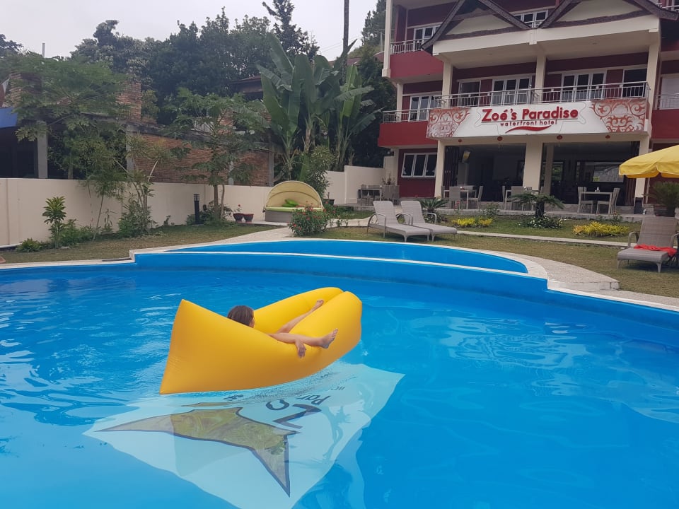 Pool Zoé’s Paradise Waterfront Hotel