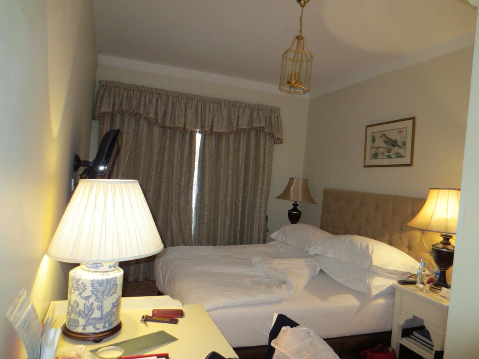 Номер, подготовленный ко сну Schlössle Hotel