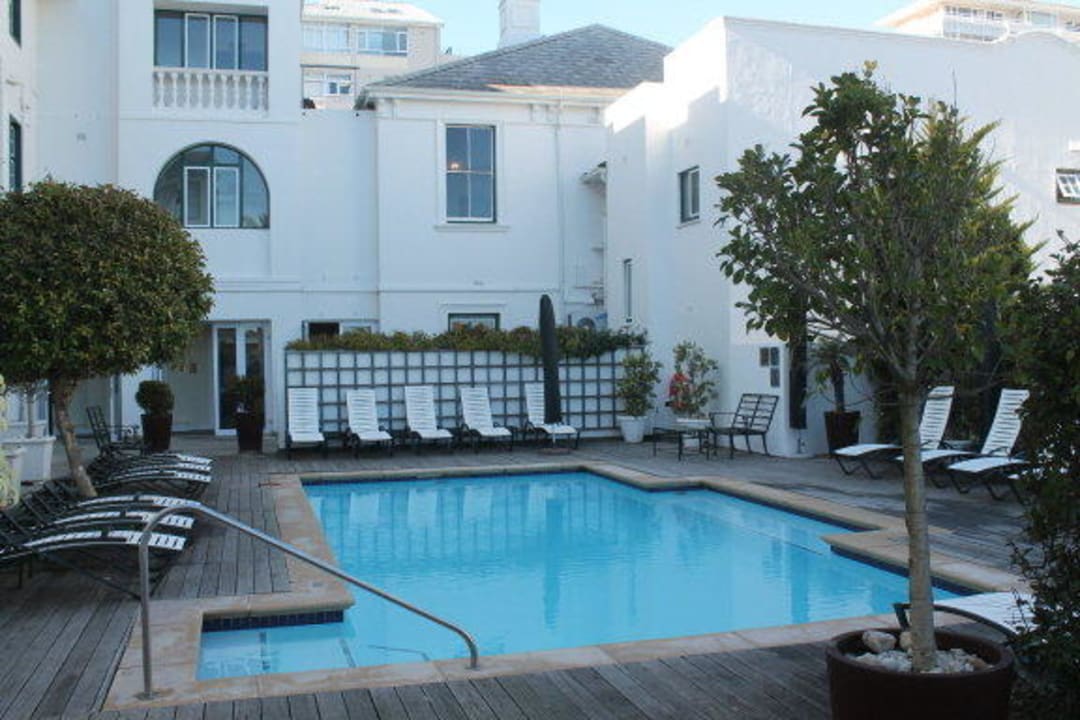 Kleiner Pool Hotel Winchester Mansions