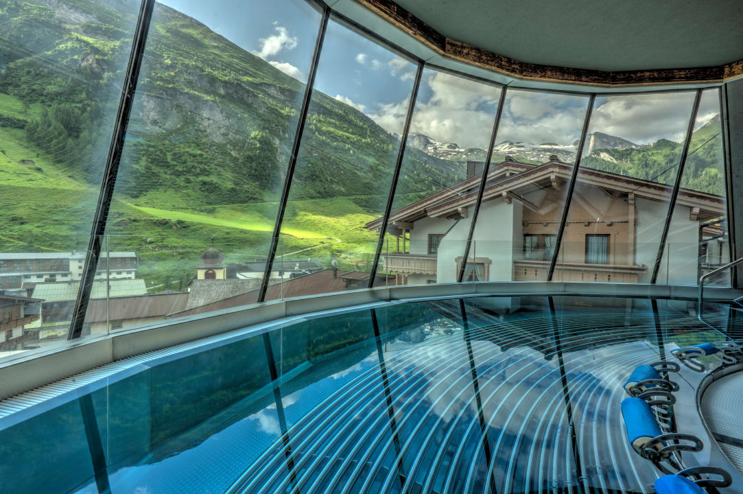 Pool Alpenbad Hotel Hohenhaus
