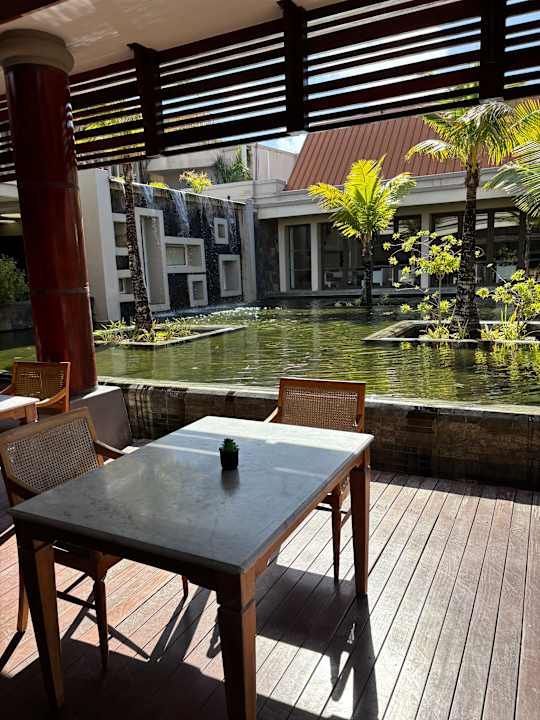 Gastro Crystals Beach Resort Belle Mare, a member of Radisson Individuals
