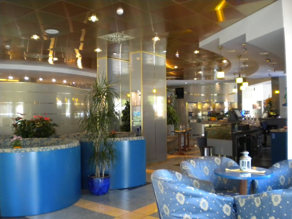 Blick von Bar Richtung Rezeption Hotel Luna