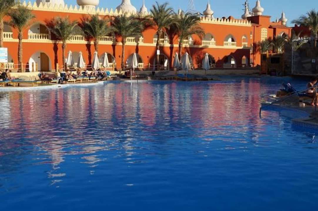 Großer Pool nicht beheizt Pickalbatros Alf Leila Wa Leila Resort - Neverland Hurghada
