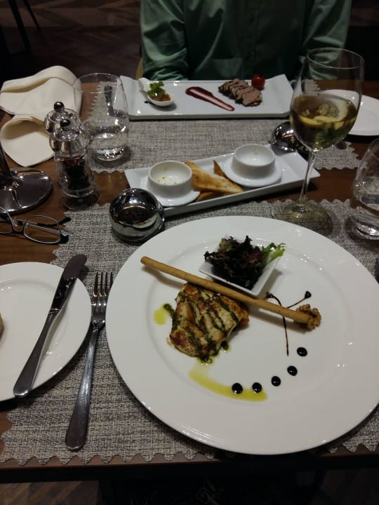 Vorspeisen  Acanthus Cennet Barut Collection