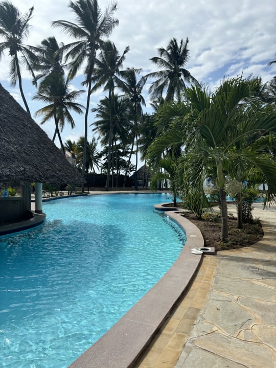 Pool Travellers Beach Hotel & Club