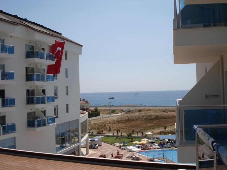 Aussicht vom Balkon (Innenseite) Cenger Beach Resort & Spa