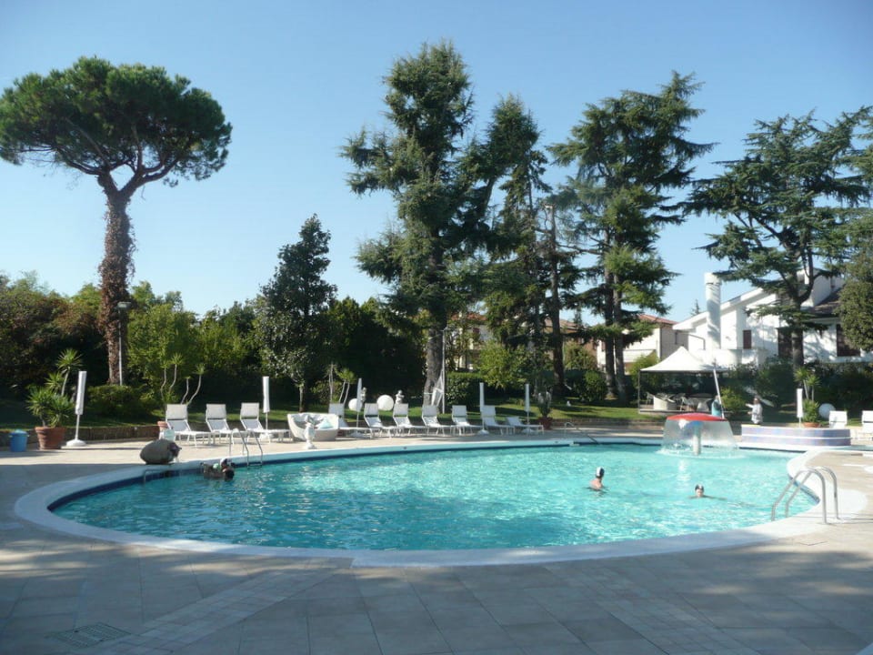 Am Pool Hotel Mioni Royal San