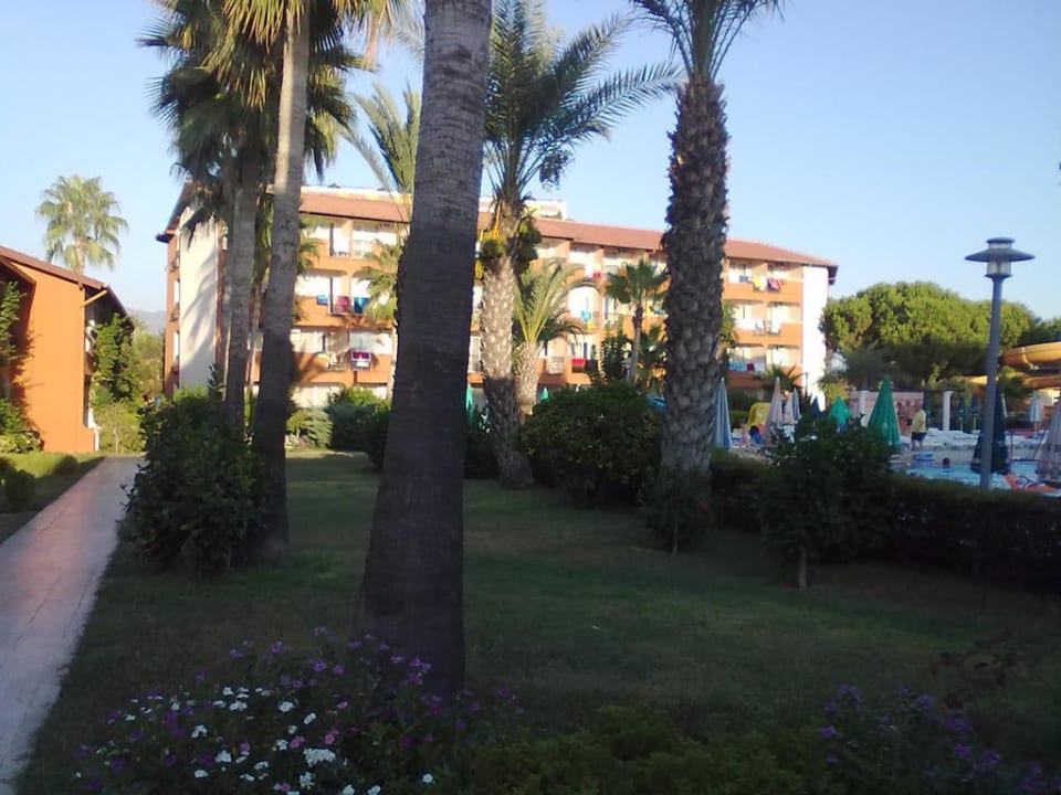 Gartenanlage Club Turtas Beach Hotel