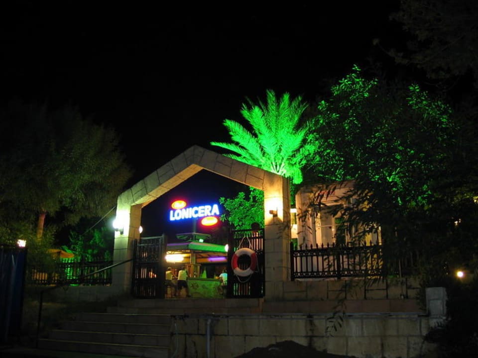 Pool Bar, Blick vom Strand Lonicera Resort & Spa Hotel