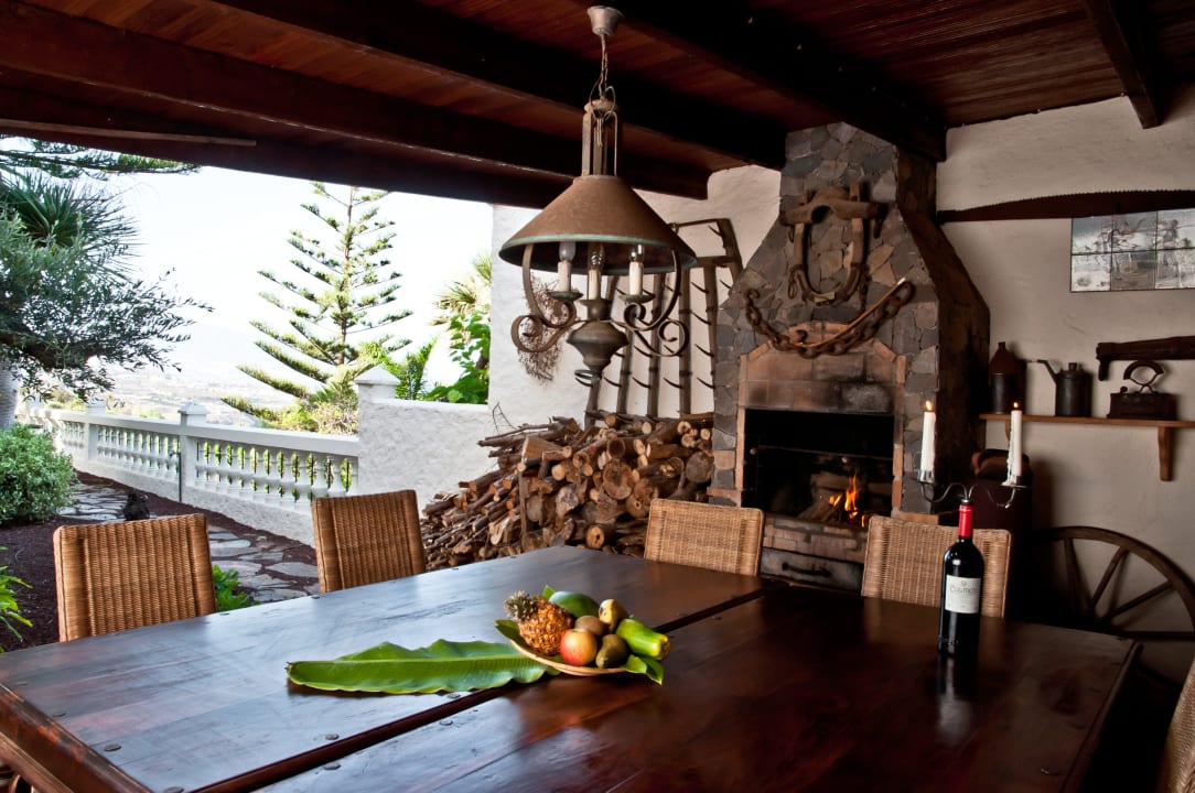 Der Grillplatz / Bodega El Refugio Apartments & Villa