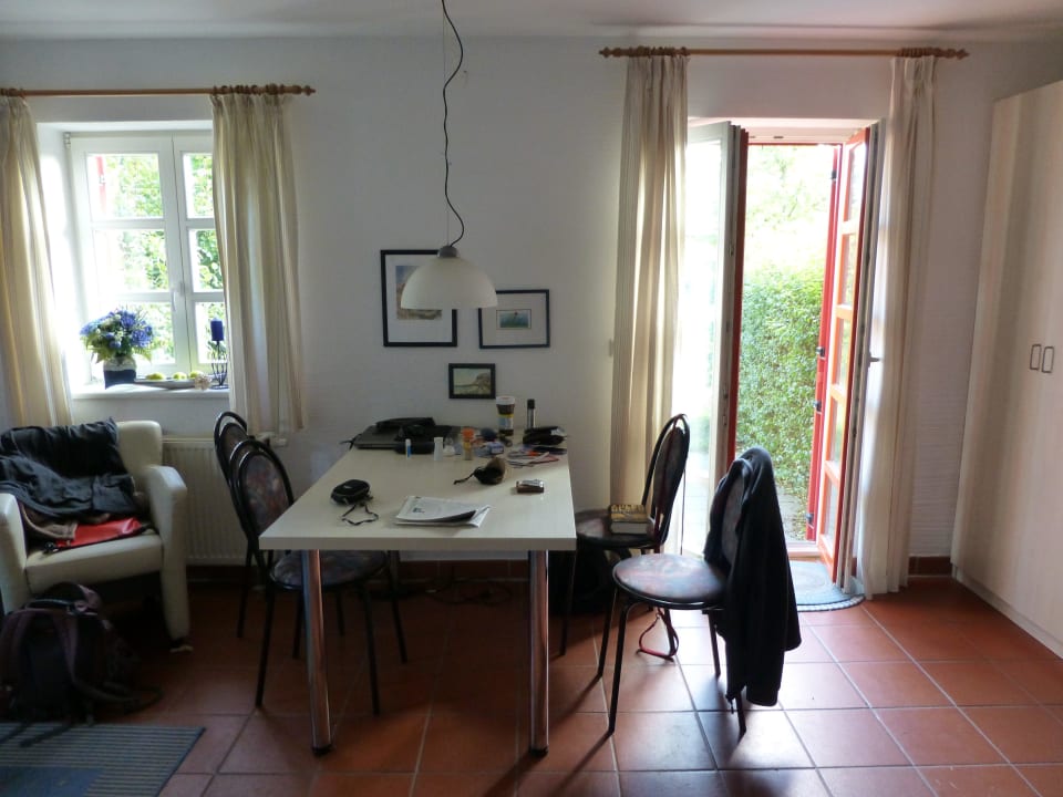 Esstisch / Tür zur Terrasse Feriendorf Rugana