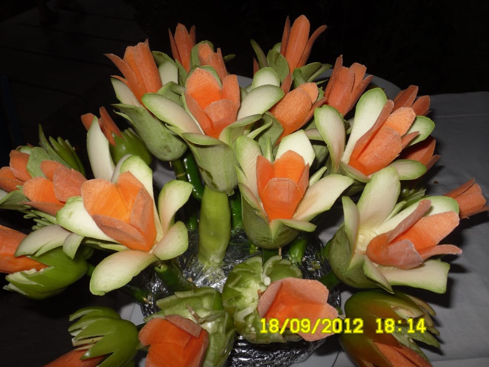 Schnitzereien Türkischer Abend Serenis Hotel