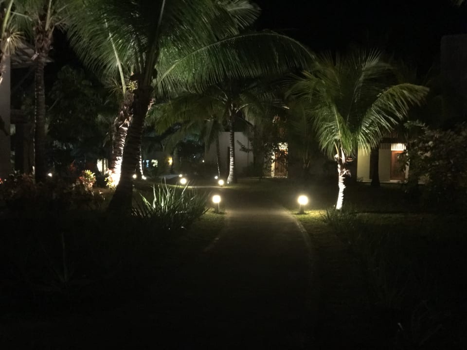 Außenansicht Crystals Beach Resort Belle Mare, a member of Radisson Individuals