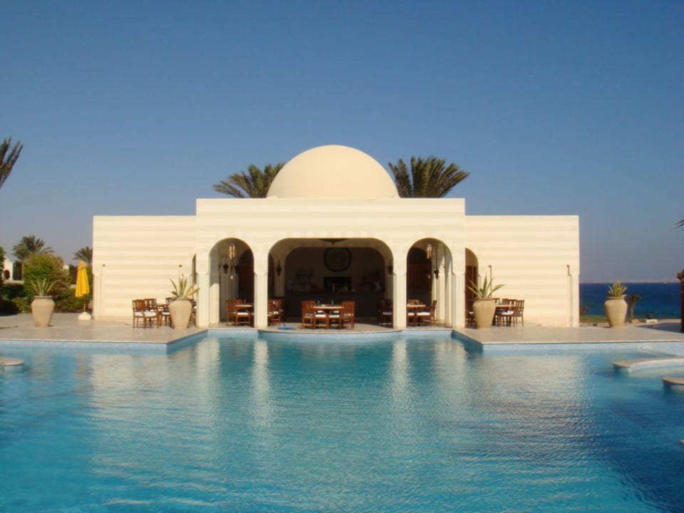Pool und Poolrestaurant The Oberoi Beach Resort, Sahl Hasheesh