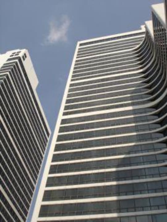 Blick vom Pool auf die zwei Türme Bangkok Marriott Marquis Queen's Park