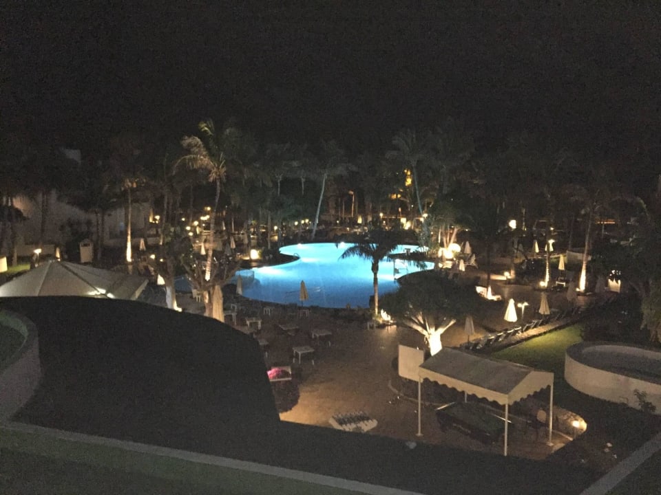 Blick vom Balkon auf die Poolanlage Hipotels La Geria