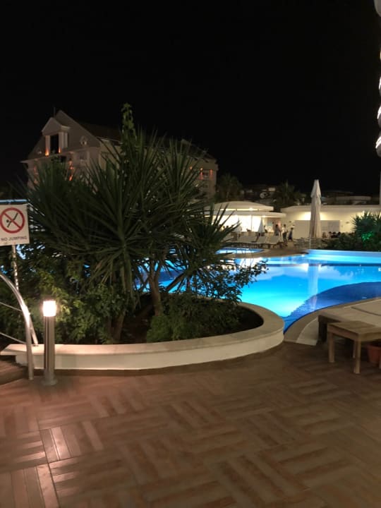 Pool Laguna Beach Alya Resort & Spa Hotel