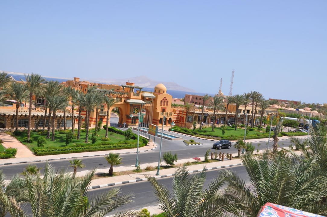 Widok z hotelu Rehana Sharm Resort Aqua Park & Spa