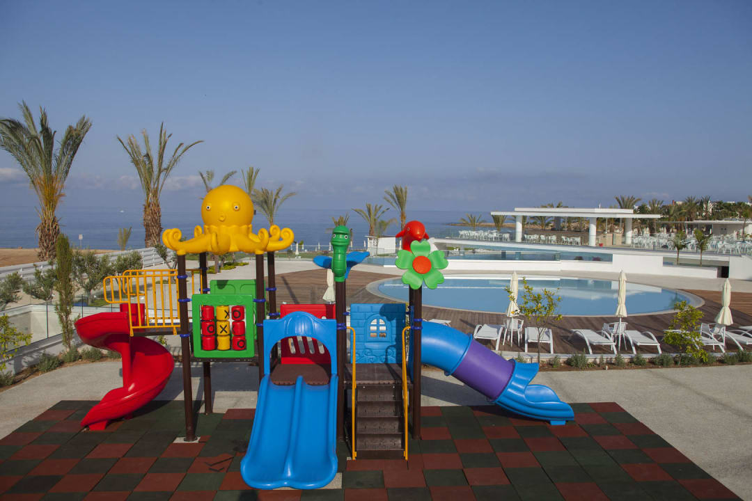 Kinderspielplatz King Evelthon Beach Hotel & Resort