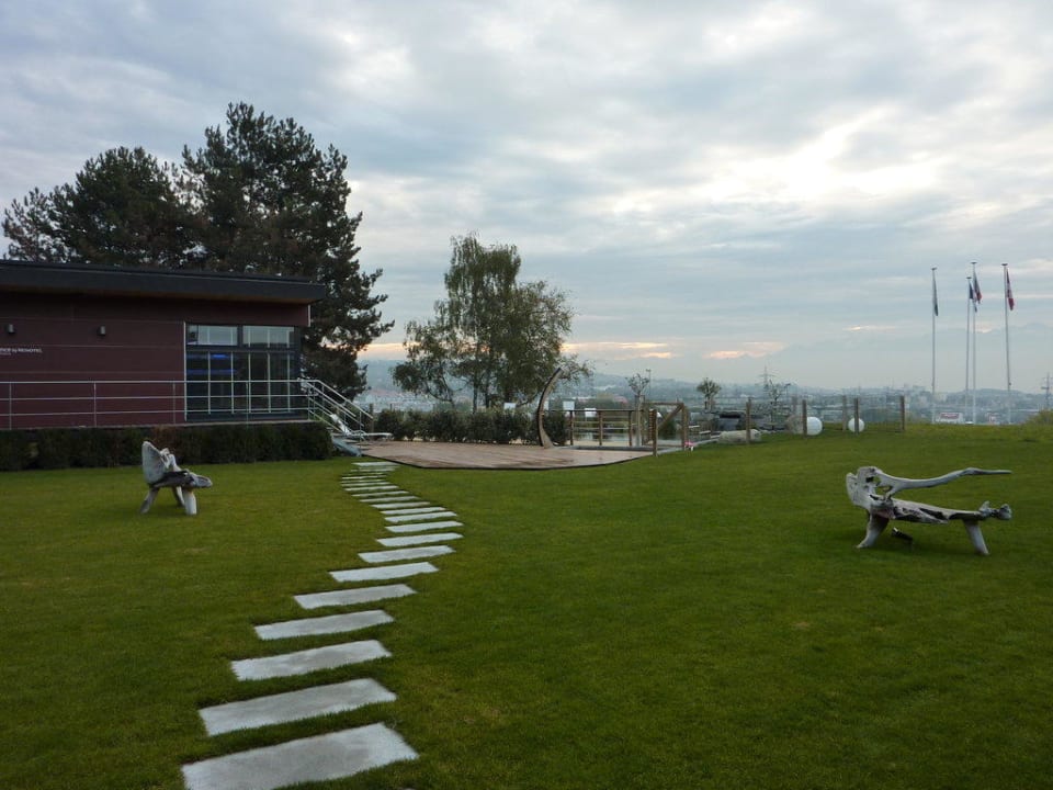 Außenanalge Hotel Novotel Lausanne Bussigny