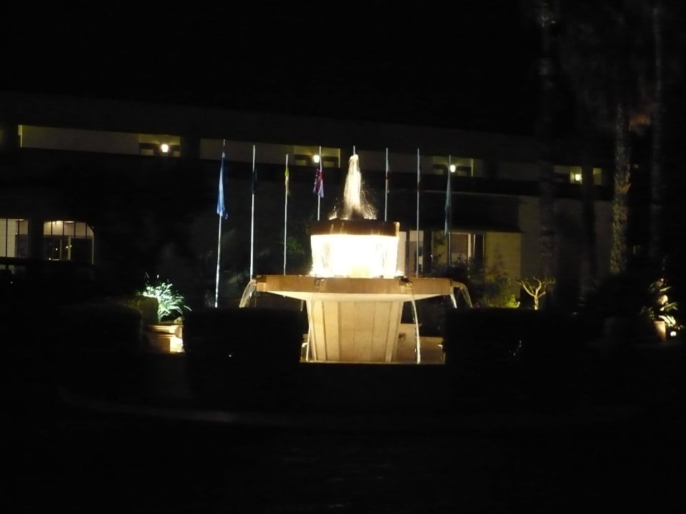 Abends vorm Hotel Phãea Cretan Malia