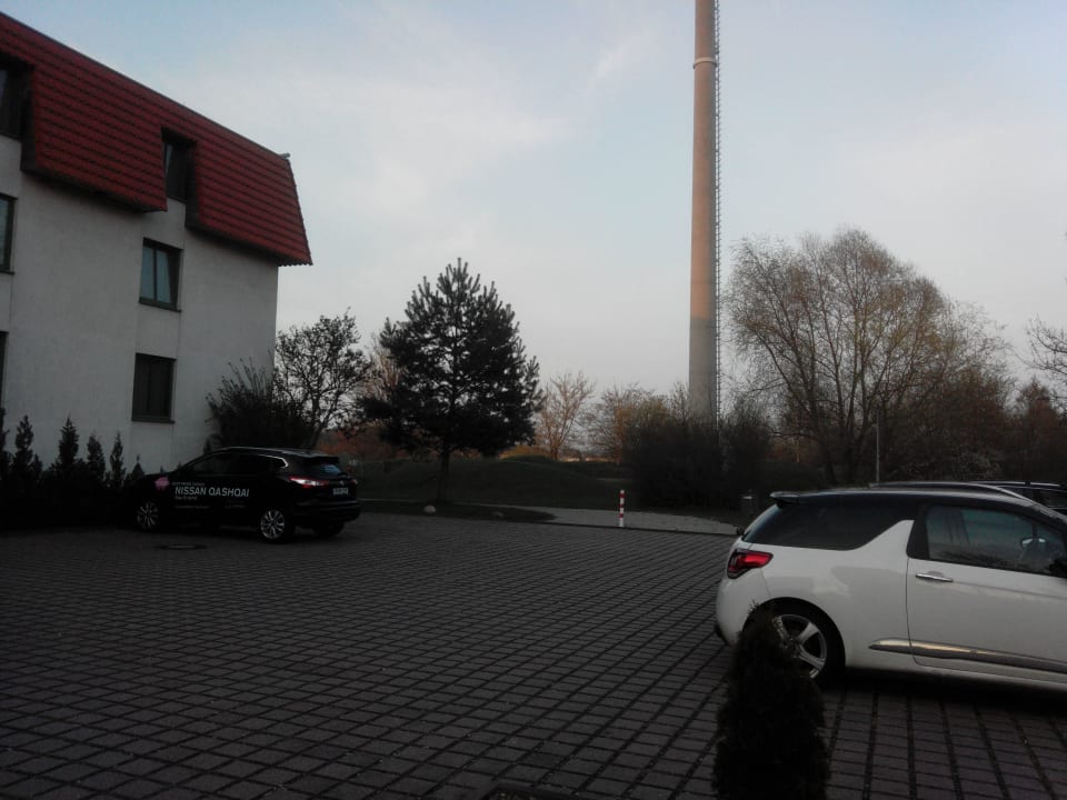 Blick auf BAB und Mobilfunkmast Best Western Hotel Spreewald