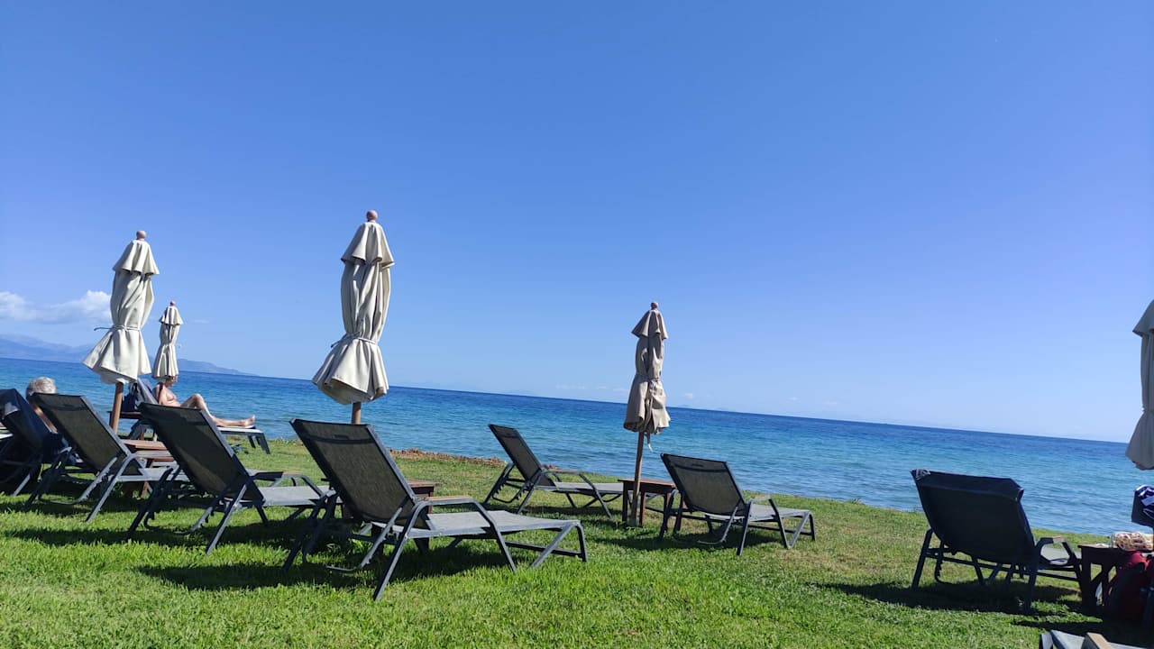 Strand Cavo Orient Beach Hotel & Suites