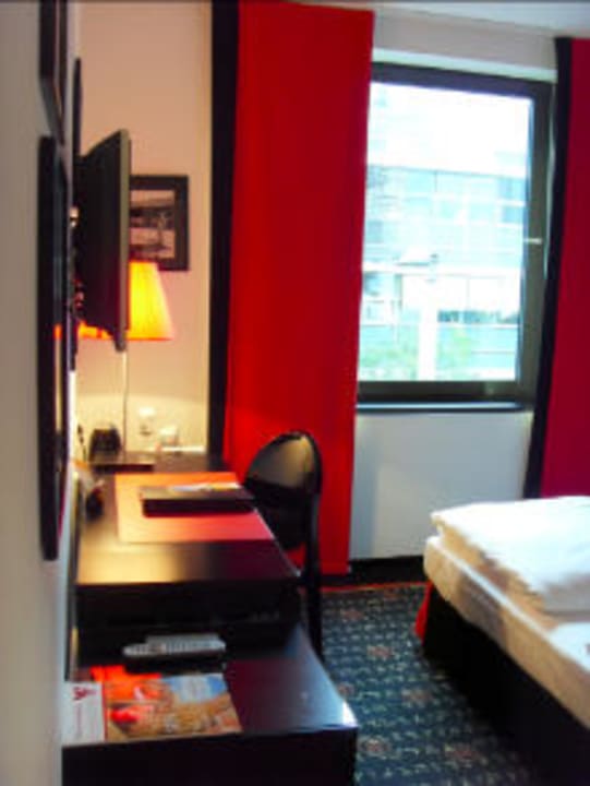 Blick ins Standard-Doppelzimmer OREA Hotel Angelo Praha