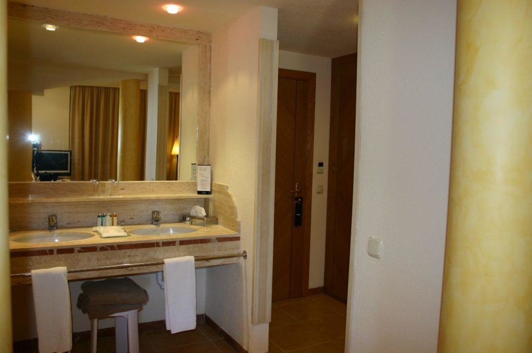 Waschbecken VIVA Cala Mesquida Suites & Spa 16+