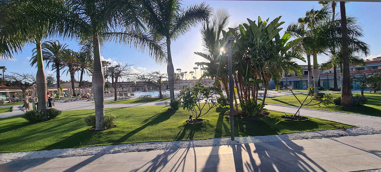 Gartenanlage Kumara Serenoa by Lopesan Hotels