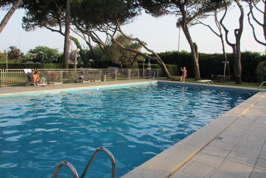 Wassertiefe 1,30 bis 2,00 m Versilia Palace Hotel