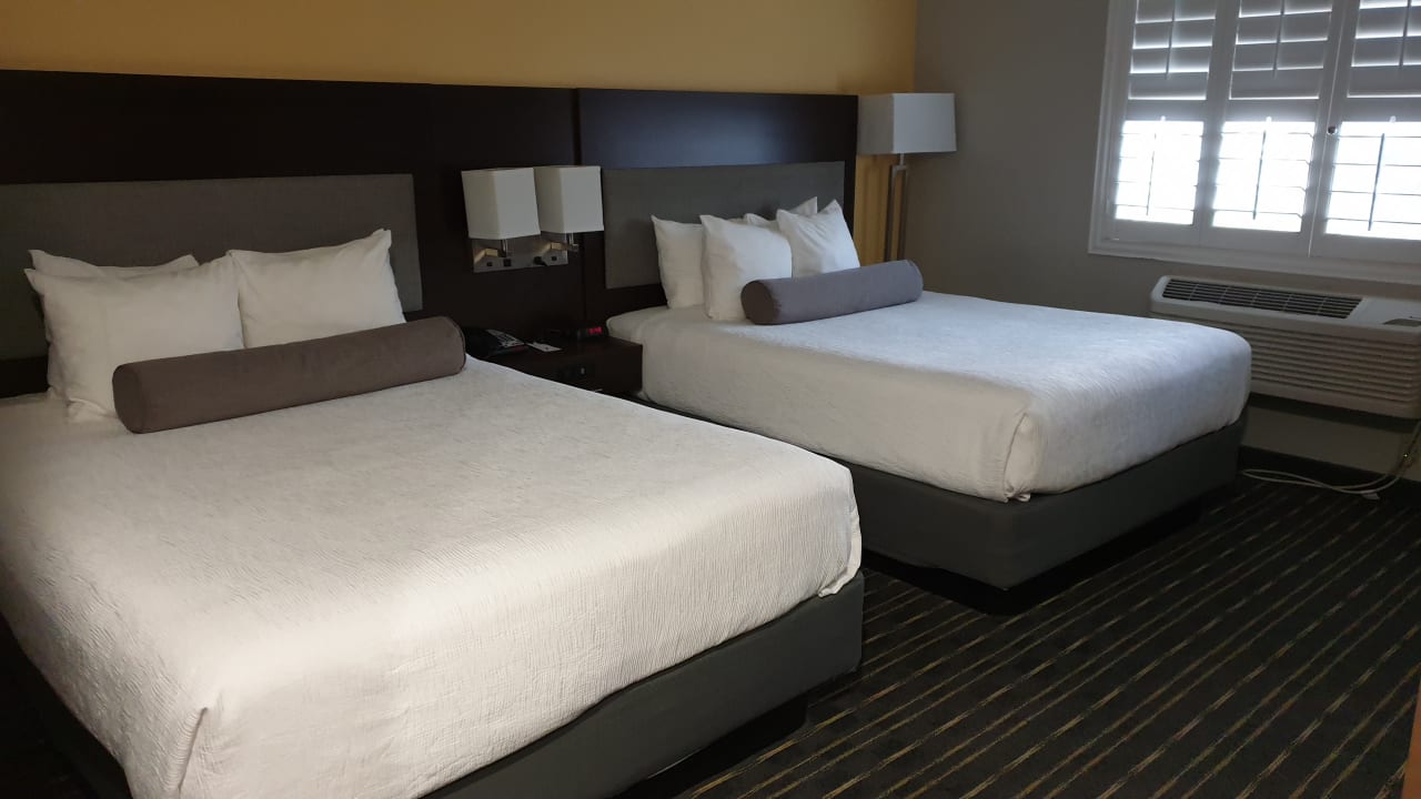 Zimmer Hotel Aura SFO Airport