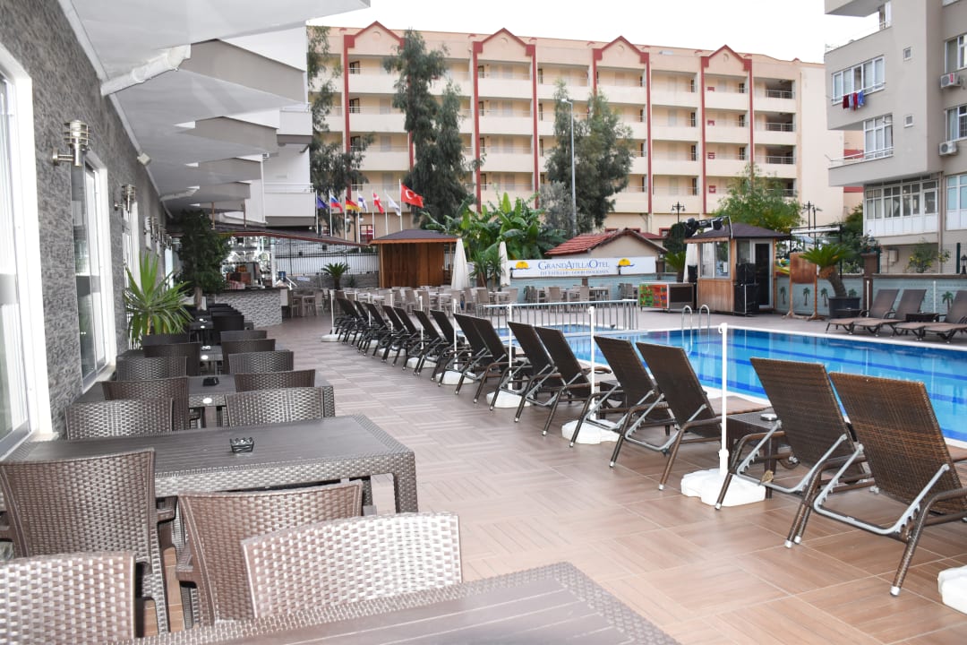 Pool Grand Atilla Hotel