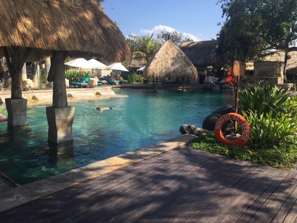 Pool Novotel Bali Benoa Hotel