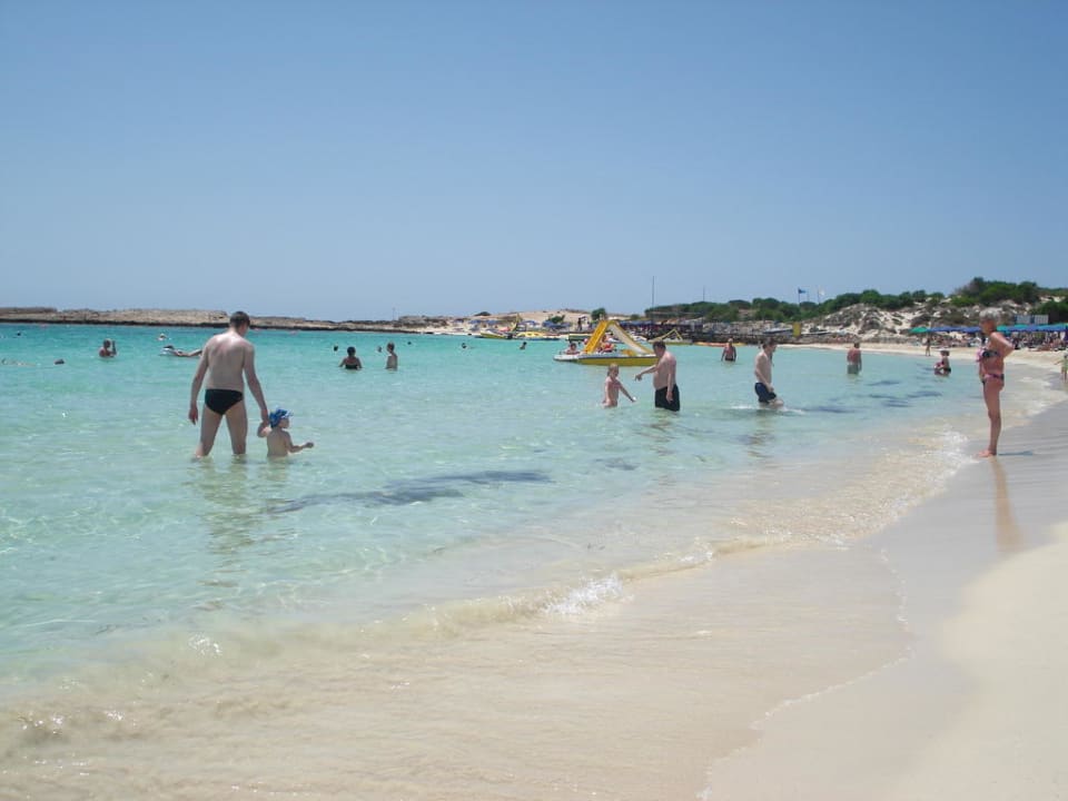 Glasklares Wasser Asterias Beach