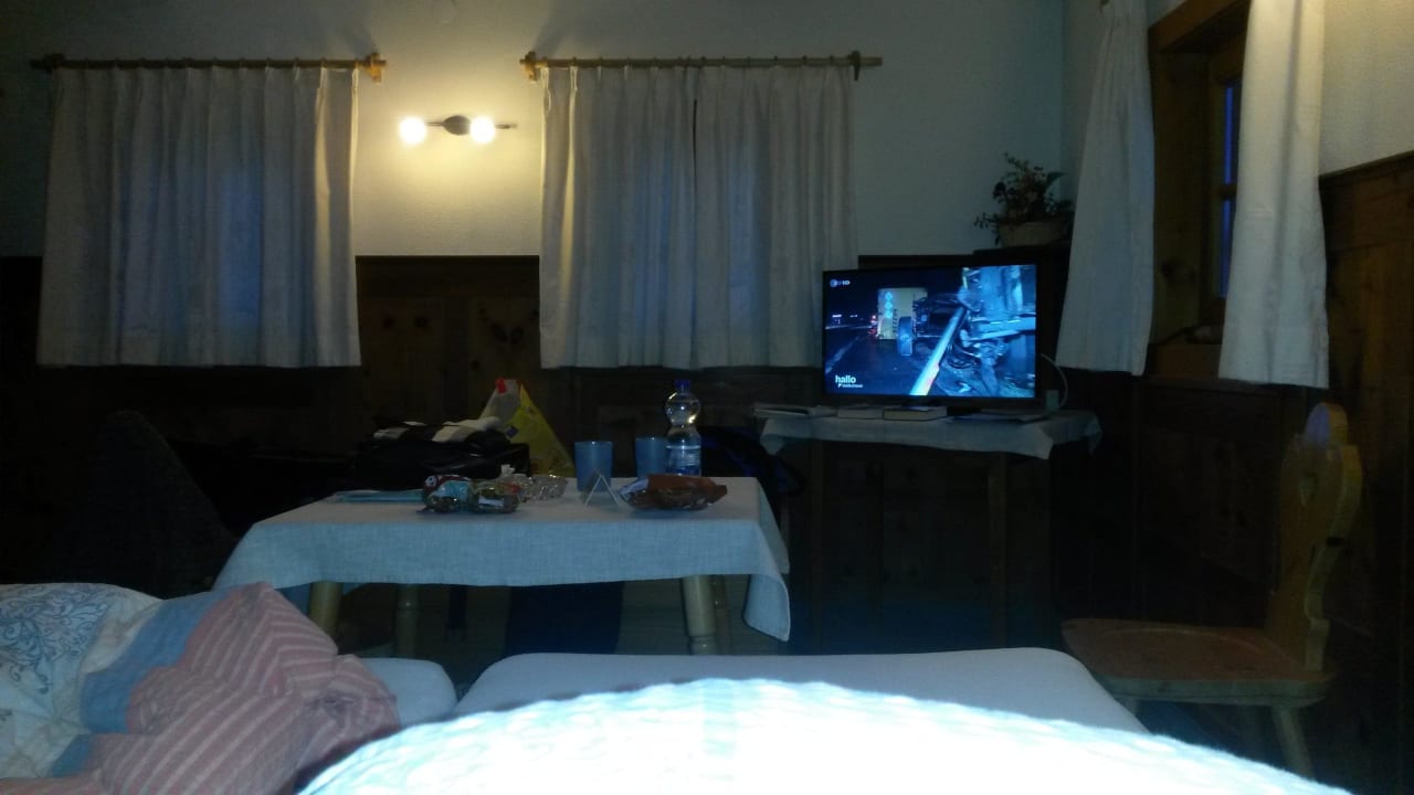 Sitzgelegenheit und TV Pension Schwaigermühle