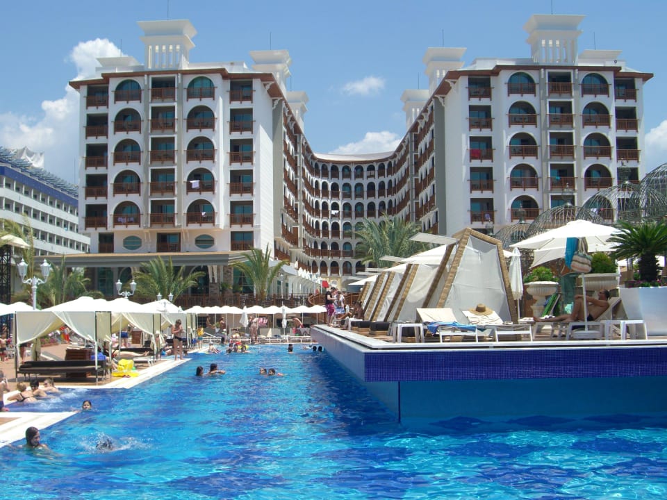 Die Poolanlage Quattro Beach Spa & Resort