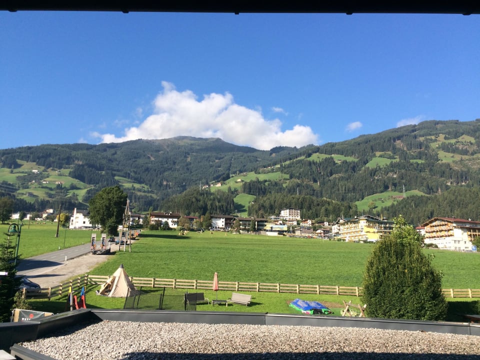 Blick Spieljochbahn Mia Alpina . Zillertal Family Retreat