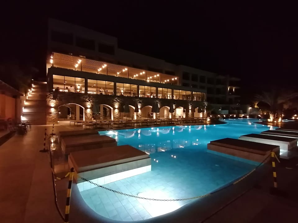 Pool Apartments Ambassador