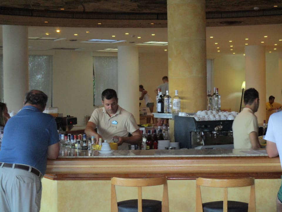 Hier wird alles an Getränken geboten Grecotel LUXME Dama Dama