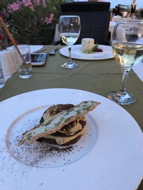 Gastro Xanadu Resort Hotel