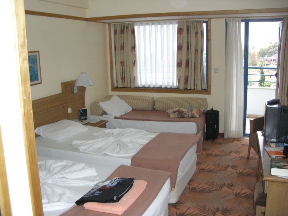 Wohn-und Schlafraum Sunrise Resort Hotel