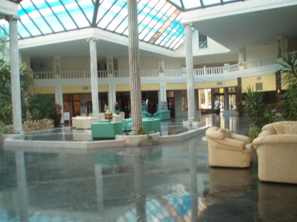 Lobby Hotel The Holiday Resort