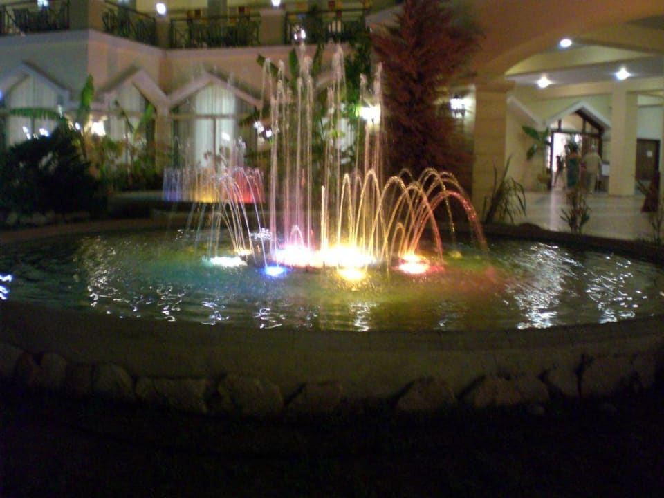 Springbrunnen am Abend Lindos Princess Beach Resort & Spa