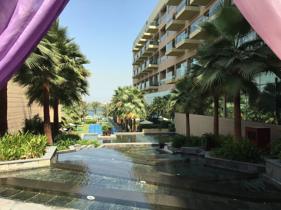 Lounge zum Pool Rixos The Palm Hotel & Suites